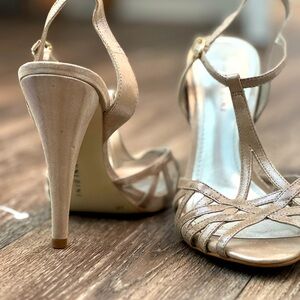 Gianni Bini size 8 1/2 Sexy Strap High Heels